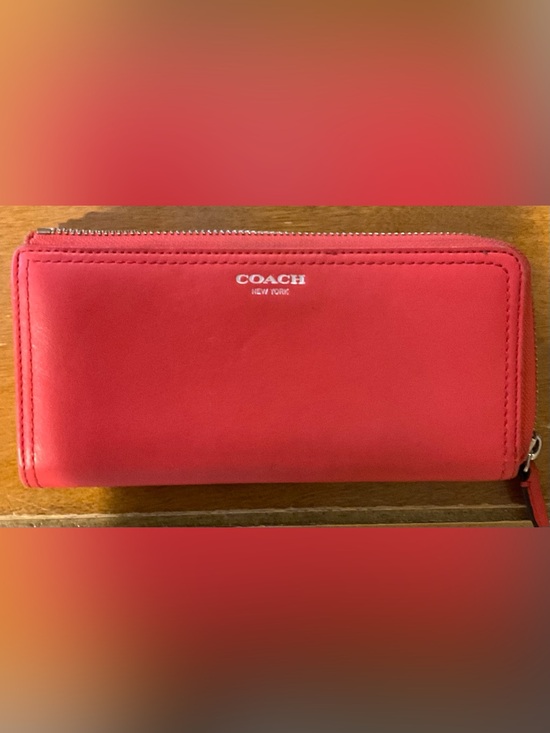 Coach Handbags - COACH Leather Zip Wallet